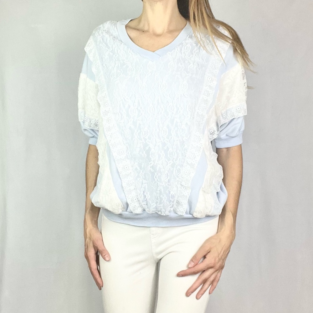 COLOR PACKED |✨VINTAGE 80s!✨ Pale Blue White Lace Short-Sleeve Dolman Blouse Top